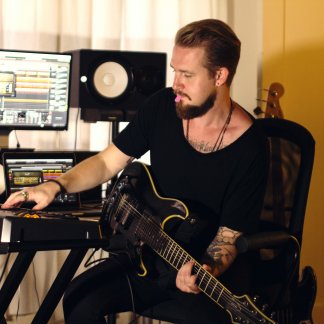 Session Singer, Vocalist, Songwriter and Music Producer - vud