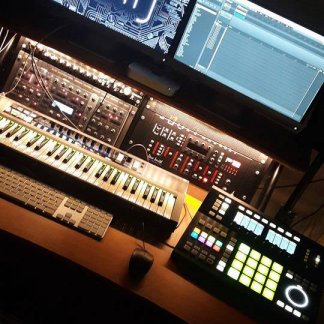Music Producer - rooiedoobie