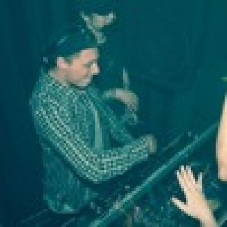 Music Producer - scarfe