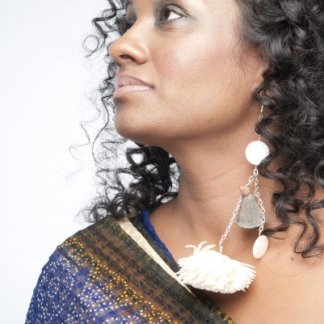 Session Singer, Vocalist, Songwriter - melanimiguel