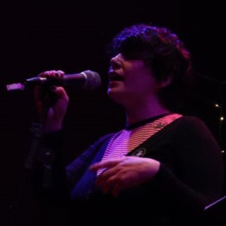 Session Singer, Vocalist, Songwriter - mentagranizada
