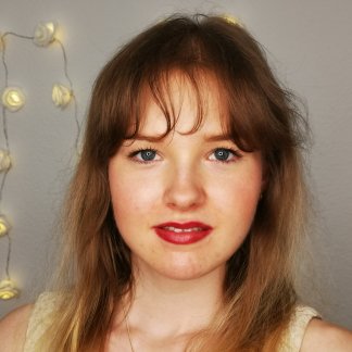 Session Singer, Vocalist, Songwriter - mslindaofficial