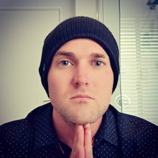 Session Singer, Vocalist, Songwriter - mic_carrivick