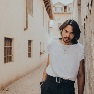 Session Singer, Vocalist, Songwriter - paoloravley