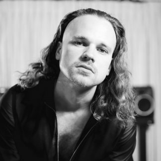Session Singer, Vocalist, Songwriter and Music Producer - chasebellmusic