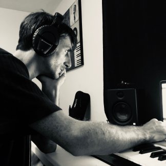 Session Singer, Vocalist, Songwriter - michaelmantiz