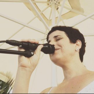 Session Singer, Vocalist, Songwriter - evafolch