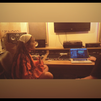 Session Singer, Vocalist, Songwriter - amberperi