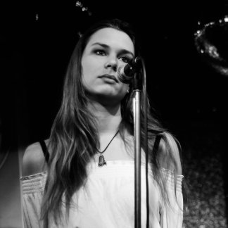 Session Singer, Vocalist, Songwriter - lailamol