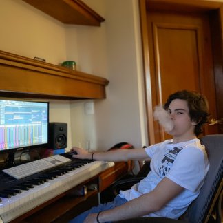 Music Producer - apolo