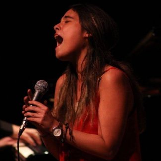 Session Singer, Vocalist, Songwriter - mericcalisan