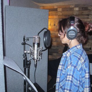 Session Singer, Vocalist, Songwriter - silvianere