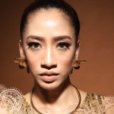 Session Singer, Vocalist, Songwriter - syashadigler
